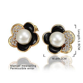 Women's Earrings Are Small And And Fashionable