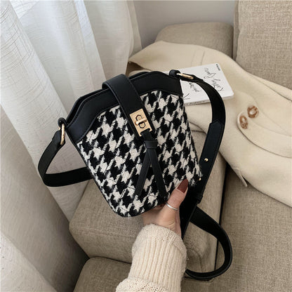 Vintage Hong Kong Style Houndstooth Fashion Messenger Bucket Bag