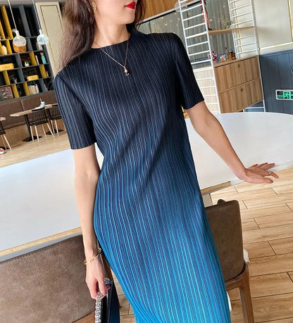 Summer Dress 2023 New Pleated Dress Temperament Fashion Sexy Simple Pleated Oversized A-line Long Skirt O-Neck Robe