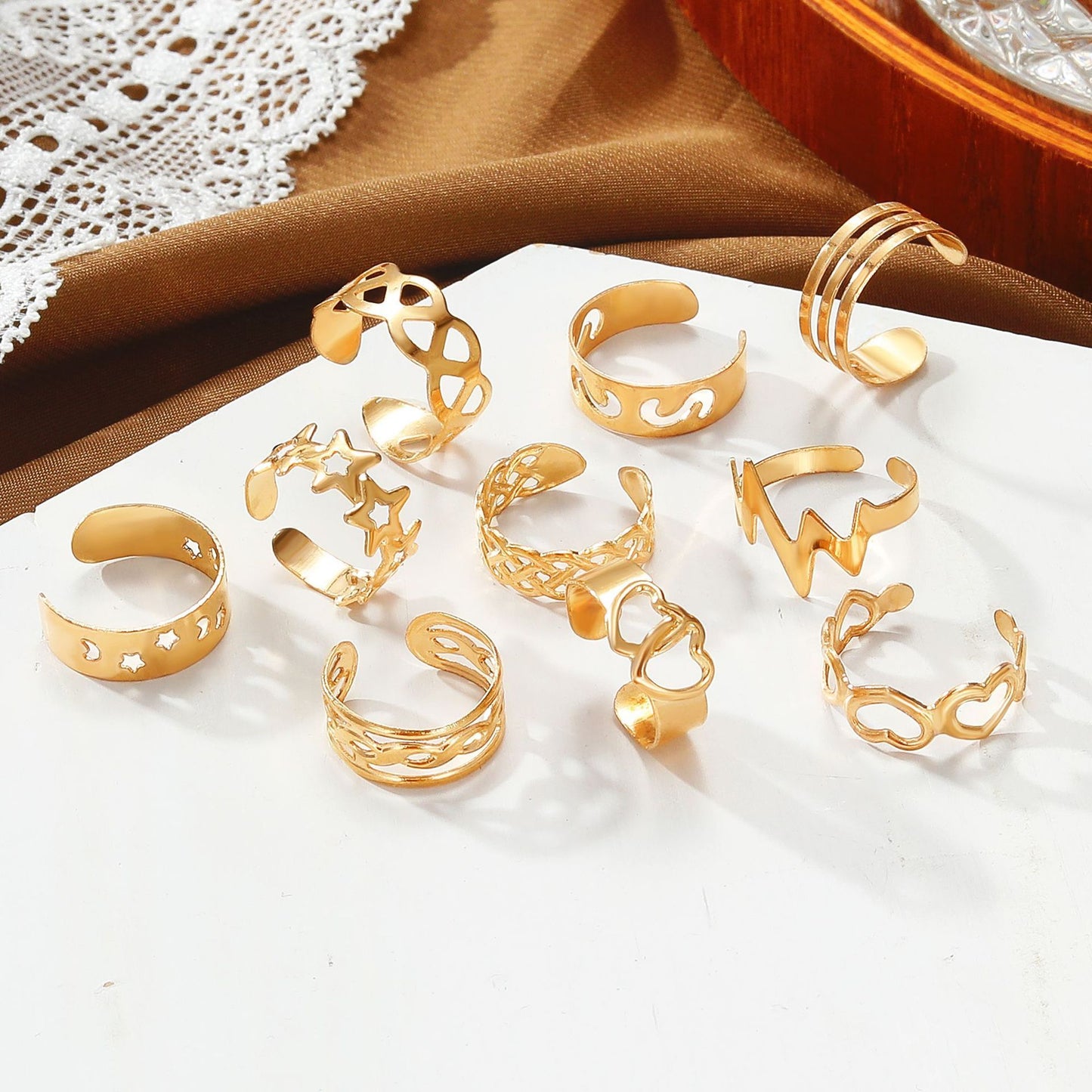 Retro Women's Beach Personality Ornament Advanced Hollow Knuckle Finger Ring